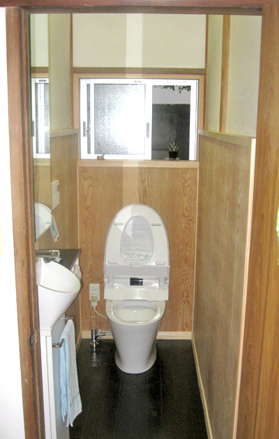 省エネ、 清潔感のあるトイレに！
